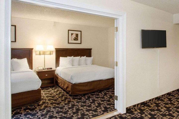 Room 15 of 40