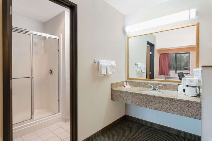 Room 10 of 17