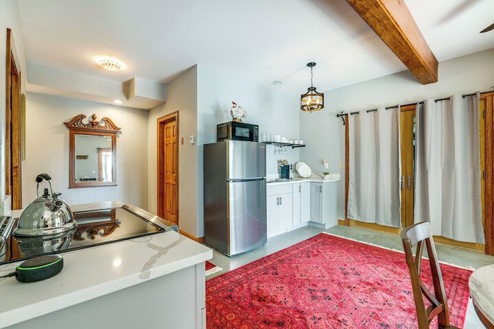 Lakefront Orange Vacation Rental - Pet Friendly!