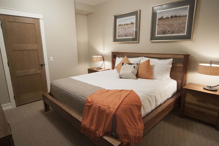 Room 6 of 34