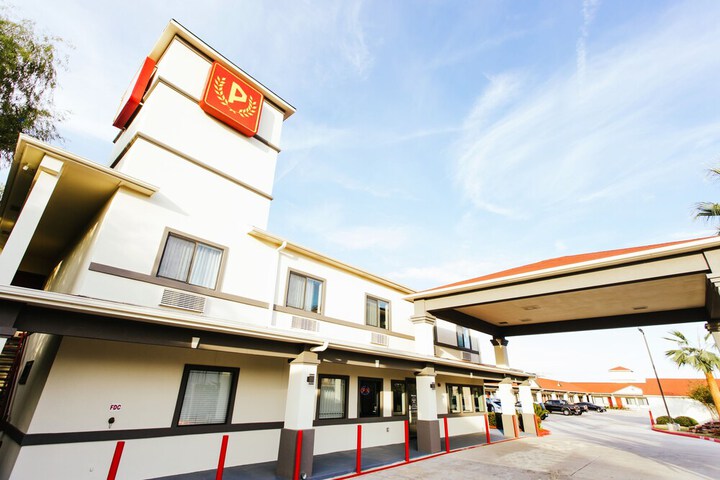 Hotel 5 of 53