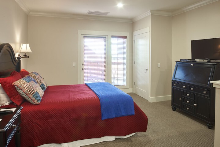 Room 72 of 79