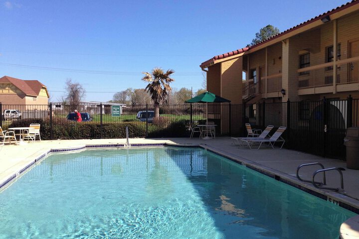 Pool 4 of 16