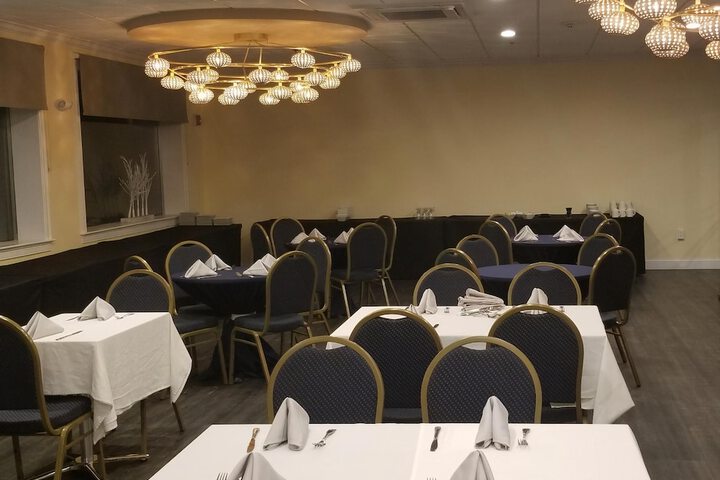 Ballroom/Hall 75 of 81