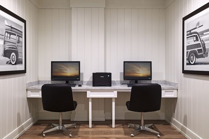 Business Center 102 of 106