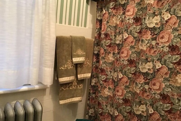 Room 43 of 76