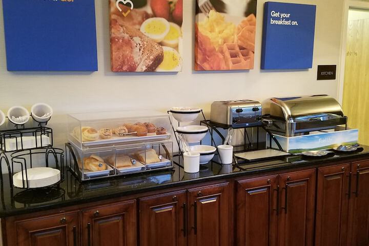 Breakfast/Coffee Service 44 of 50
