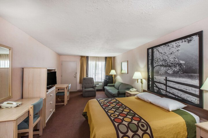Room 22 of 33
