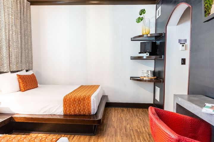Room 18 of 43