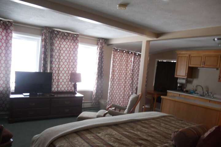 Room 33 of 105