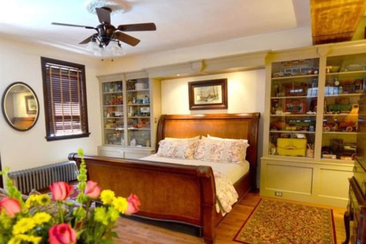 Room 40 of 130