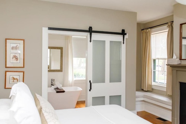 Room 43 of 113
