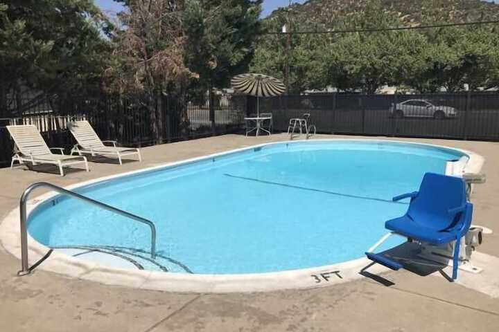 Klamath Motor Lodge
