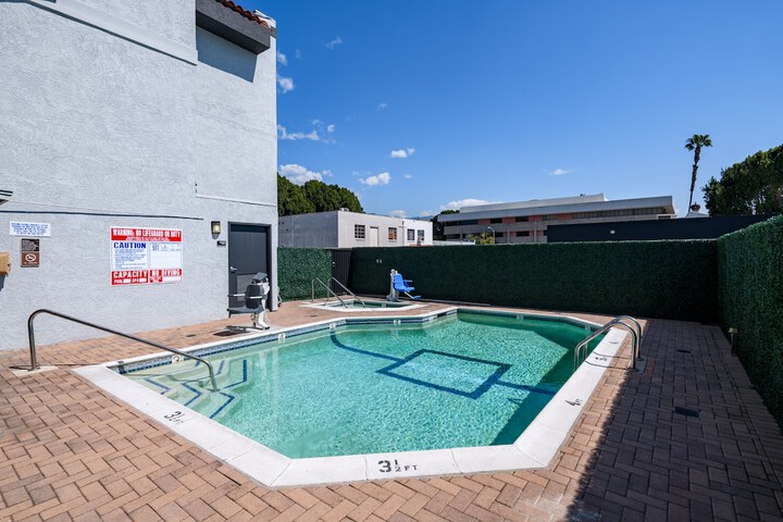 Pool 9 of 49