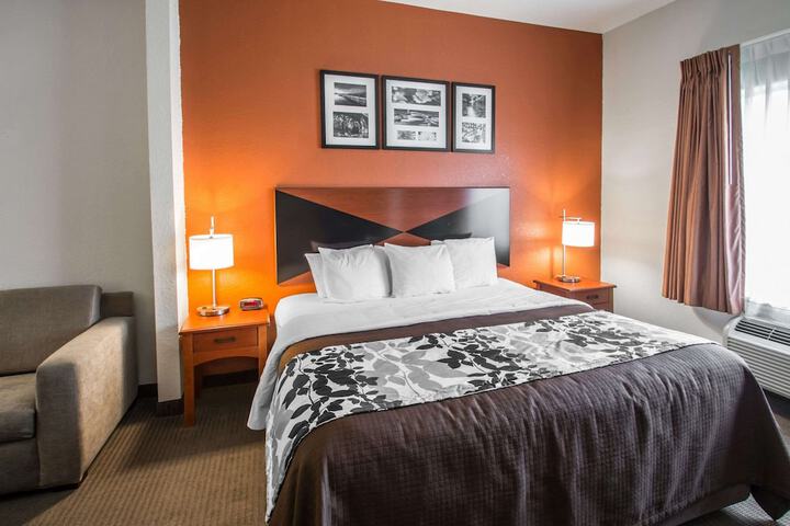 Room 15 of 28
