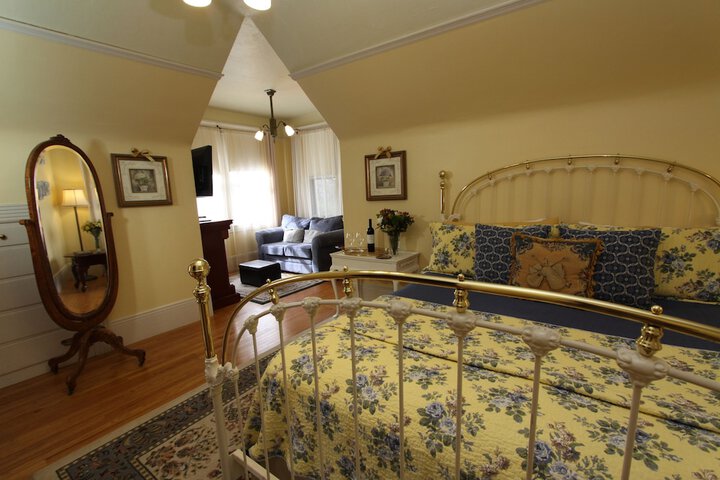 Room 33 of 45