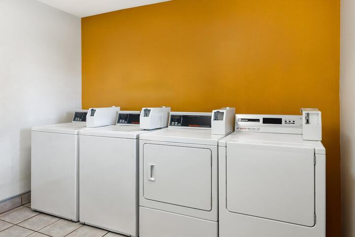 Red Lion Inn & Suites Lemoore