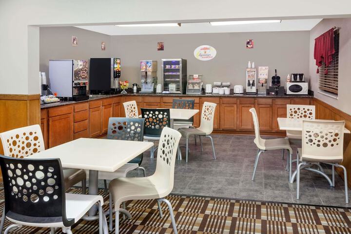 Breakfast/Coffee Service 17 of 18