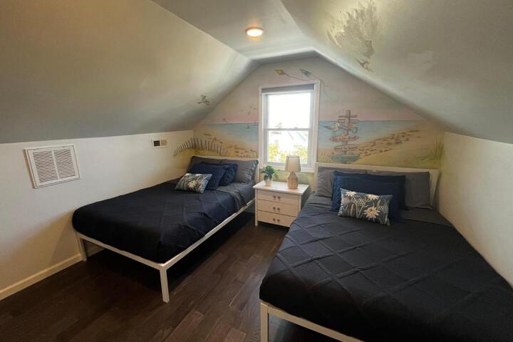 Lux 3 Bd - Perfect & Parking & Massive Patio
