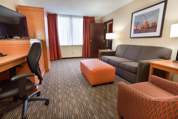 Room 12 of 38