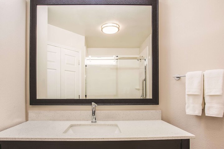 Room 32 of 41
