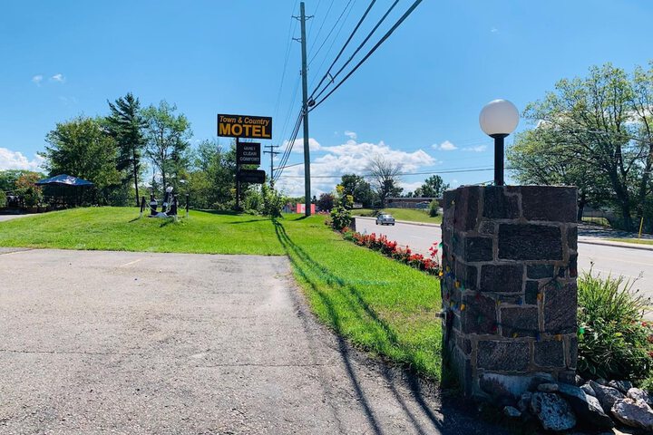 Town and Country Motel