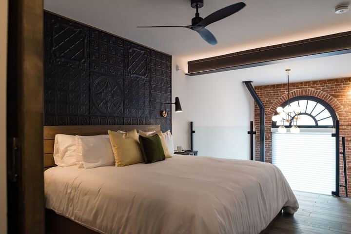 48 King West Boutique Hotel