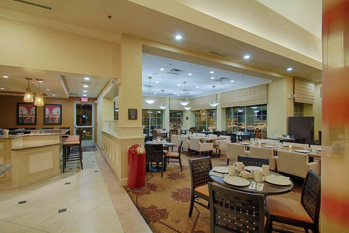 Dining 75 of 87