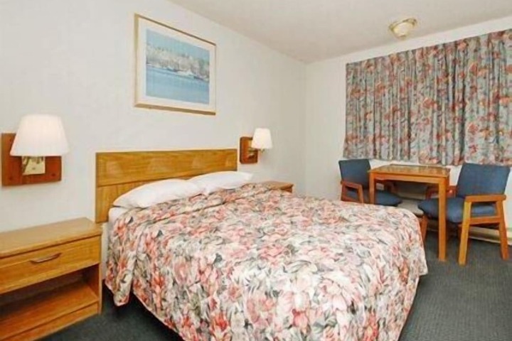 Room 13 of 13