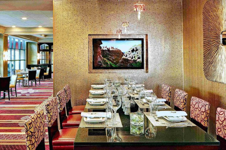 Dining 48 of 63