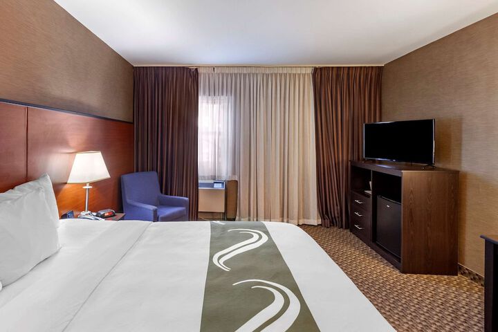 Room 8 of 34
