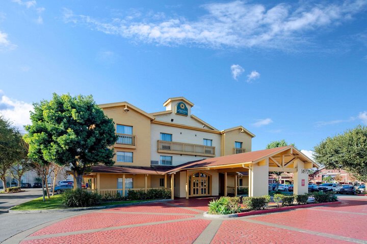 Hotel 2 of 34