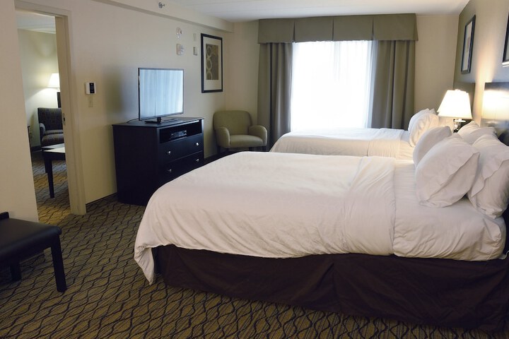Room 19 of 34