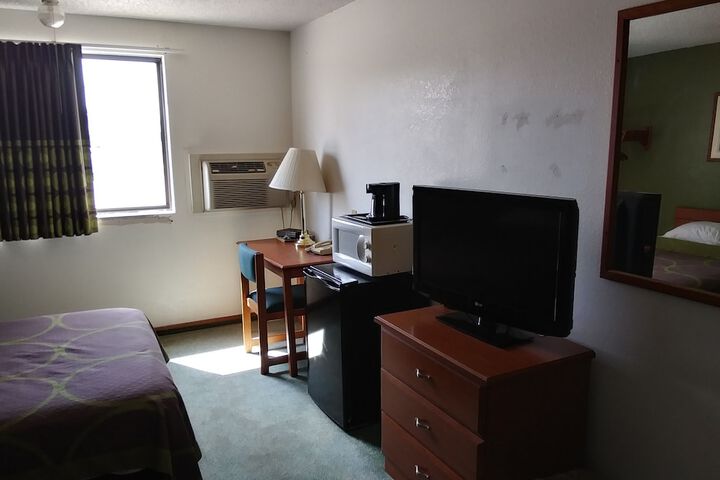 Room 14 of 25