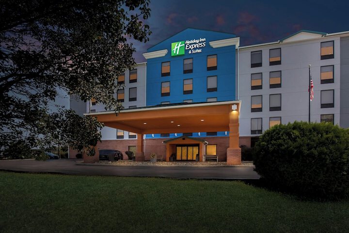 Holiday Inn Express Suites Charleston by IHG
