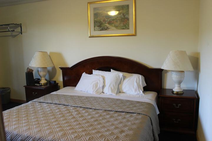 Room 18 of 42