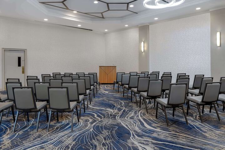 DoubleTree Suites by Hilton Hotel Mt. Laurel