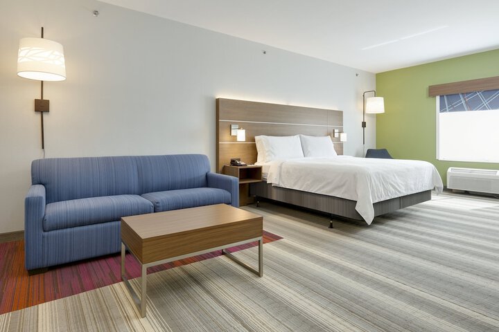 Room 10 of 41