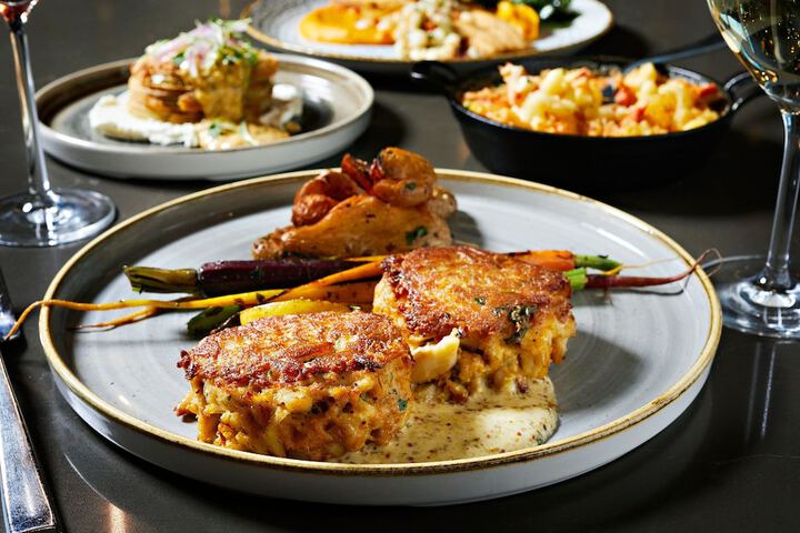 Dining 45 of 60