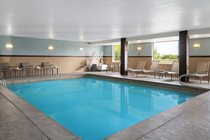 Holiday Inn Express Toledo North by IHG