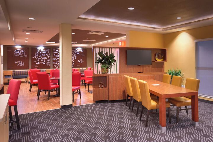 Hotel Interior 11 of 38