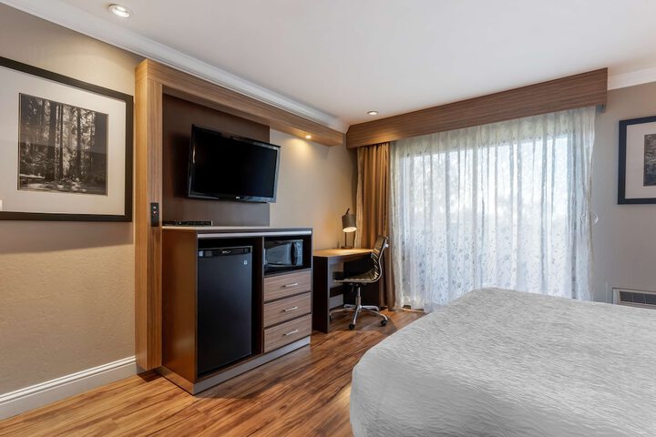 Room 35 of 93