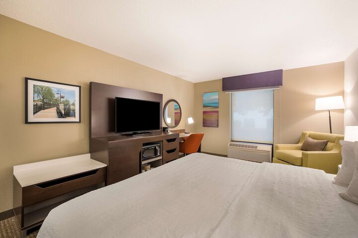 Hampton Inn McHenry
