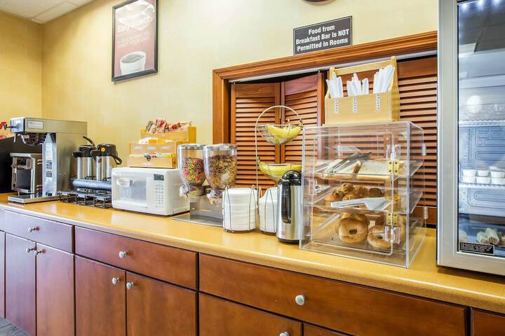 Breakfast/Coffee Service 43 of 47