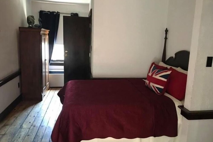 Room 35 of 44