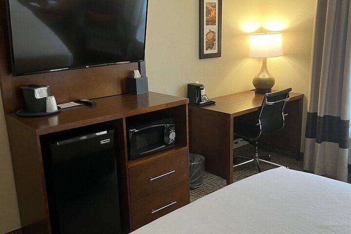 Wingate by Wyndham Pittsburgh / West Mifflin