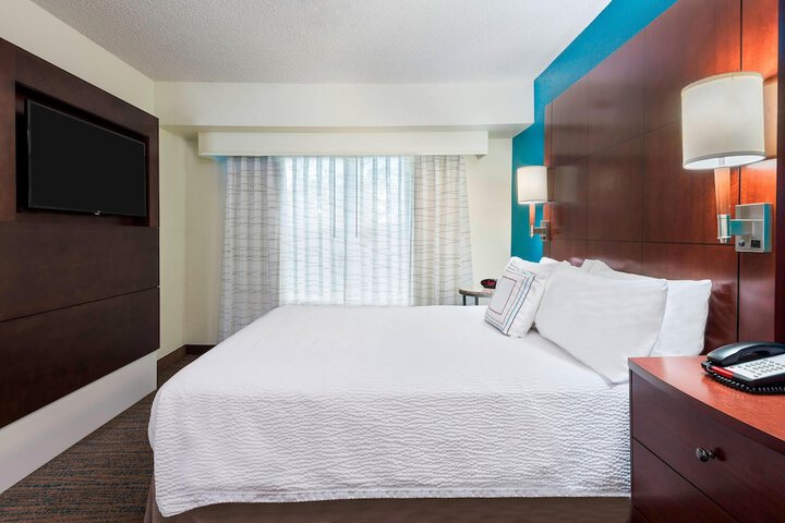 Room 12 of 24
