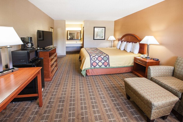 Room 14 of 17