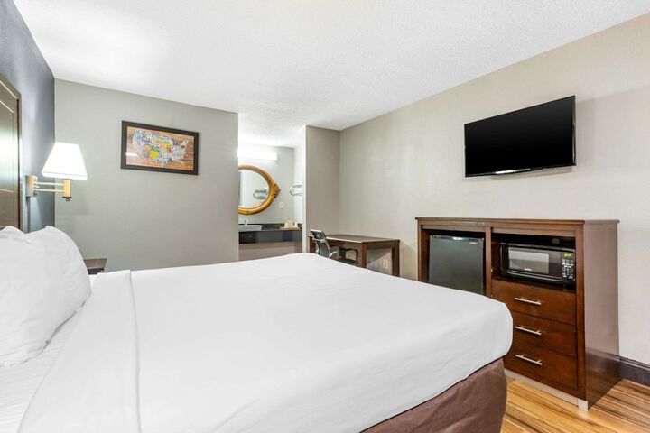 Room 10 of 21