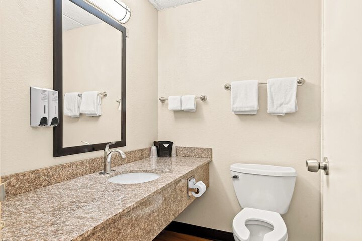Room 10 of 20